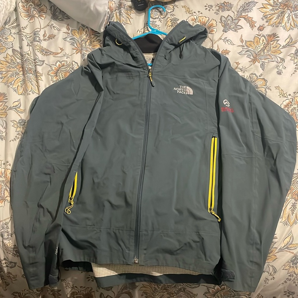 North face Summit series pull over with hood. Size large.